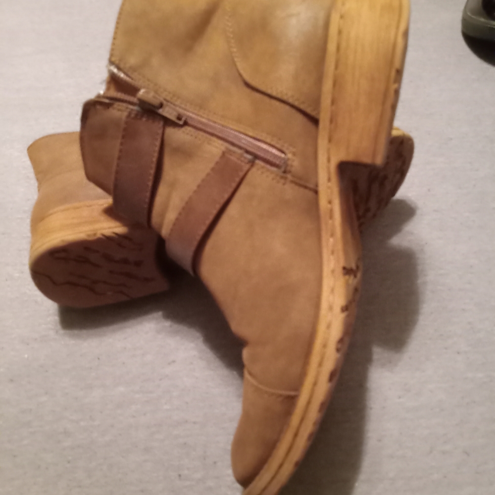 Ankle Boots - Picture 2 of 4